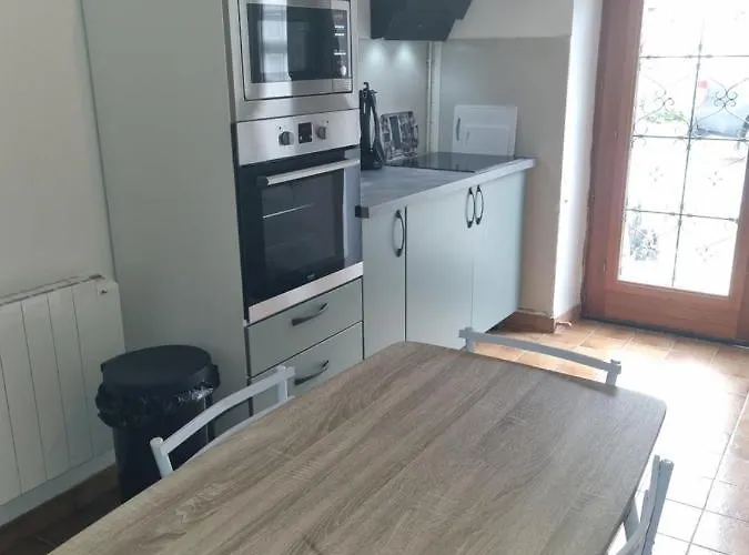 Σπίτι διακοπών Jolie Petite Maison Dans Village Fortifie *