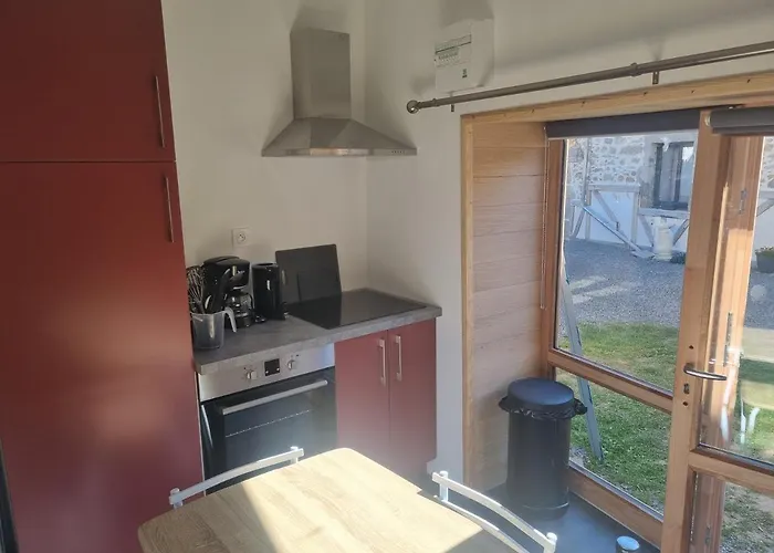 Jolie Petite Maison Dans Village Fortifie Brigueuil